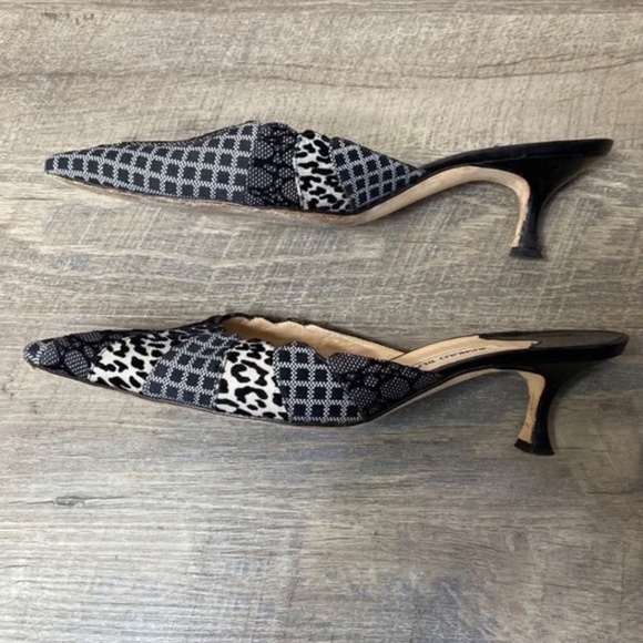 Manolo Blahnik Pointy Toe Mules - Picture 4 of 6
